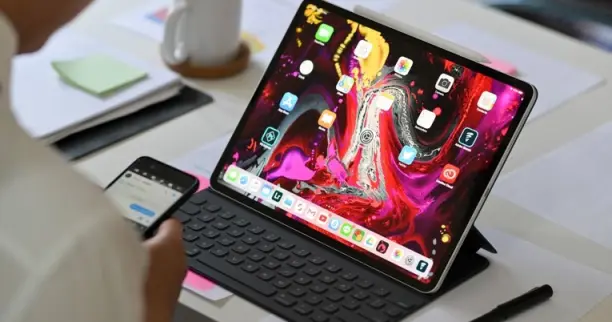 Keunggulan Tablet: Mengapa Orang Mulai Meninggalkan Laptop?