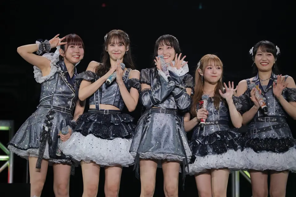 Lima Anggota yang Membentuk i☆Ris